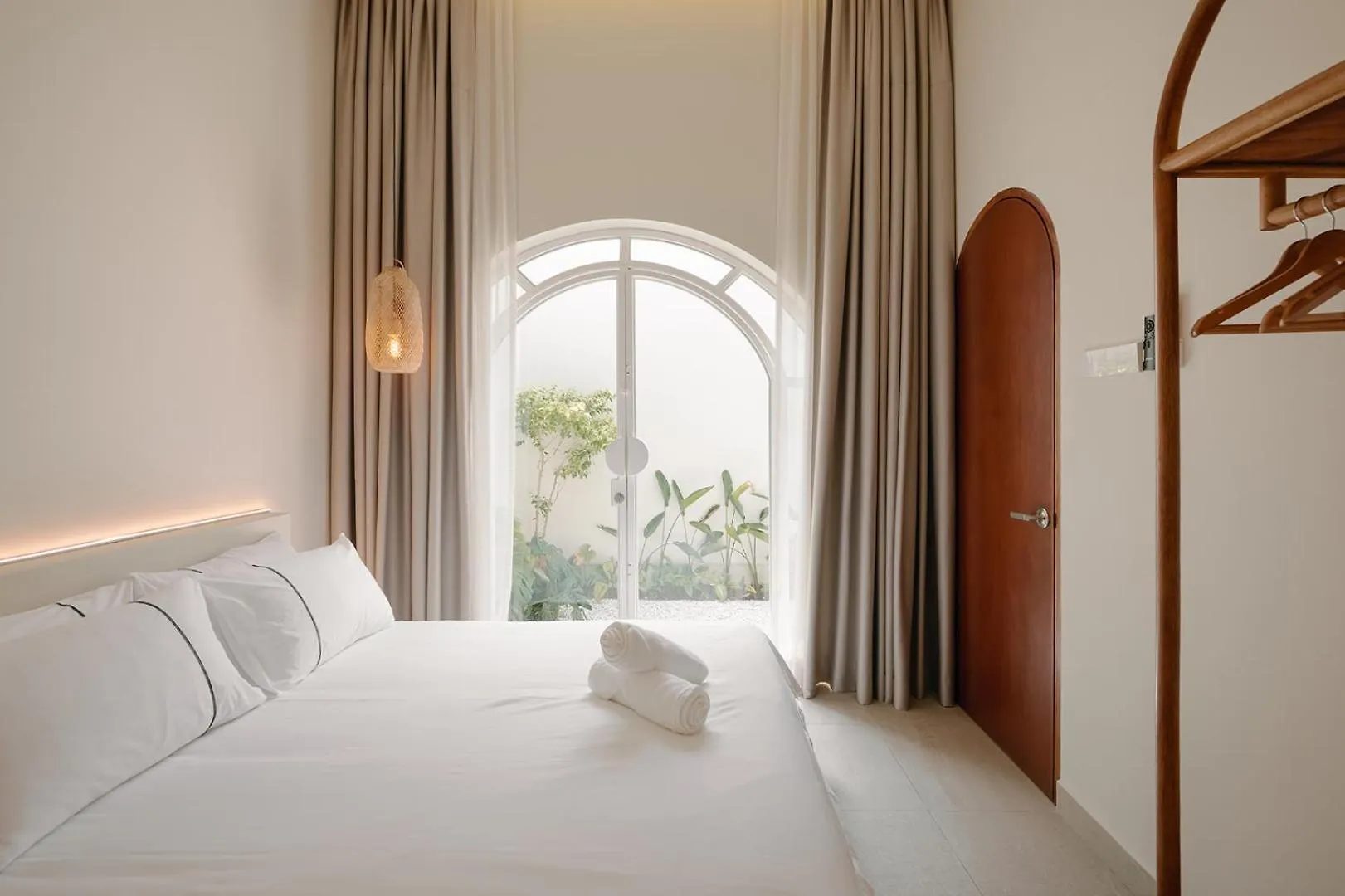 Mint Villa With Jacuzzi Pool George Town